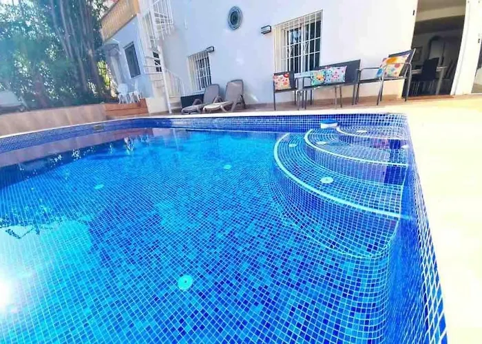 别墅 The Luxury At Pleamar 30 Rental, Punta Prima, 托雷维耶哈